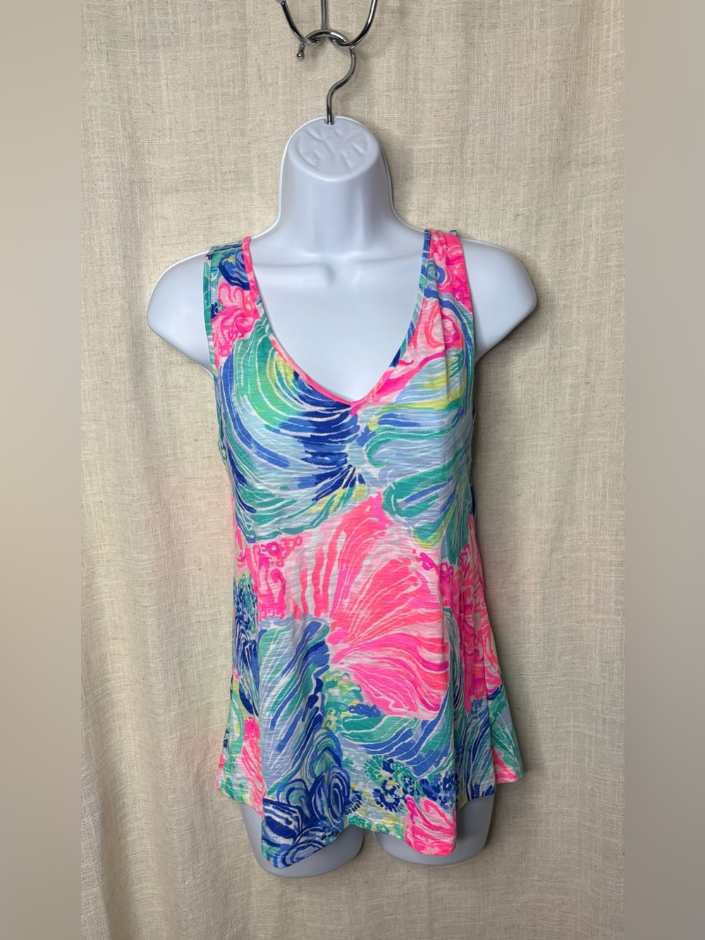 NWT Lilly Pulitzer Gigi V-Neck Tank Top Shell Me Something SZ Good Small